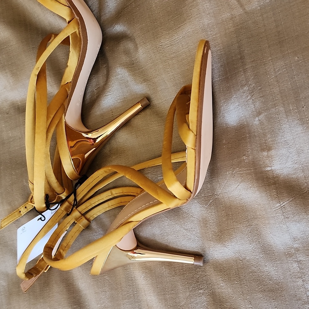 Zara NWT Canary Gold Evening Shoes - Picture 4 of 7